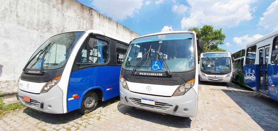 MERCEDES-BENZ LO916  NEOBUS THUNDER + COM AR  ELEVADOR JC