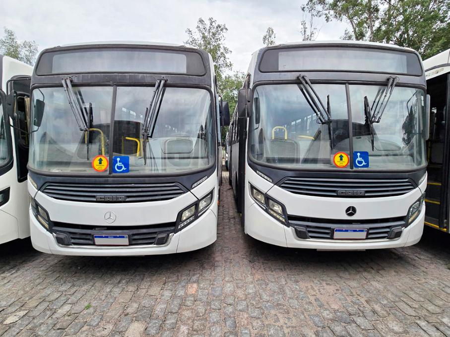 MERCEDES-BENZ OF 1519  CAIO APACHE VIP SEM AR COM ELEVADOR JC