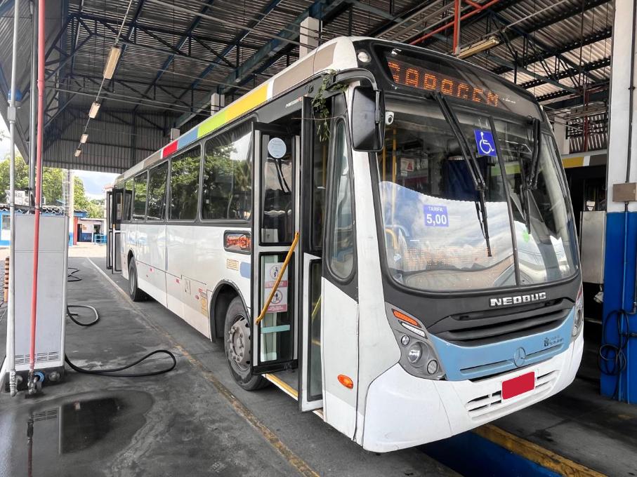 MERCEDES-BENZ OF 1721  NEOBUS MEGA PLUS COM AR VF