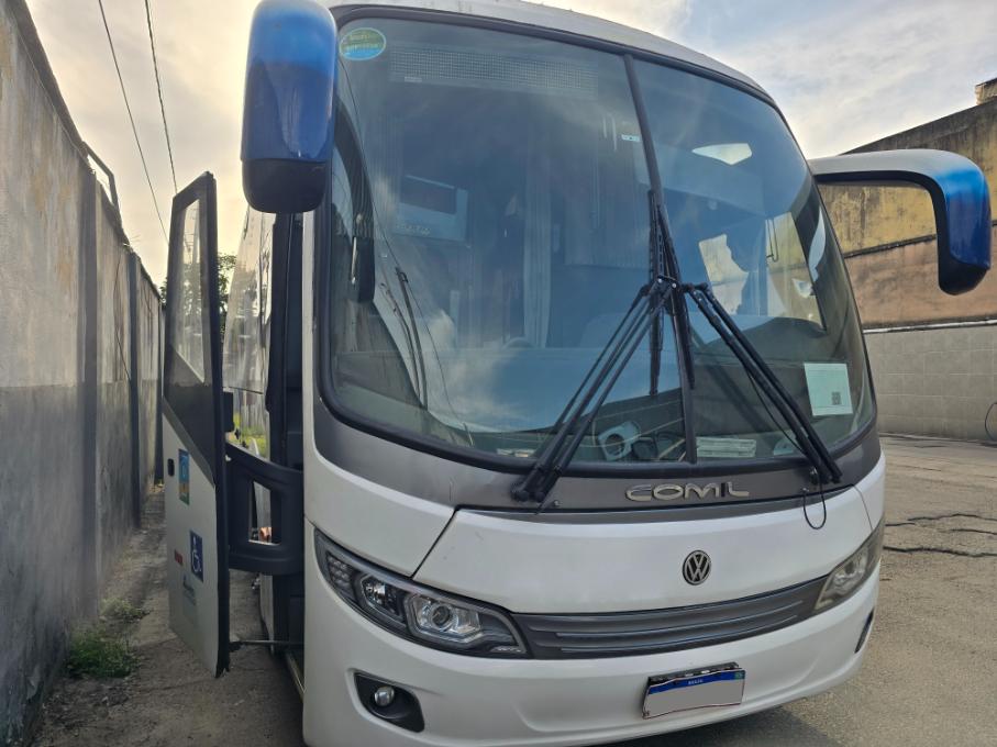 VOLKSWAGEN VW18.330OT  COMIL INVICTUS 1200 2015 COM AR WC VC