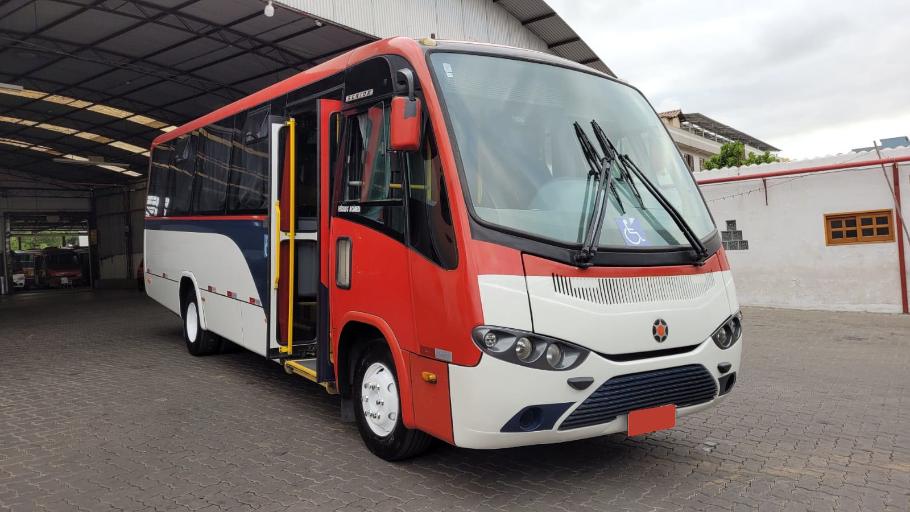 AGRALE CUMMINS  MARCOPOLO SENIOR COM AR 31L 1P COM ELEVADOR VC